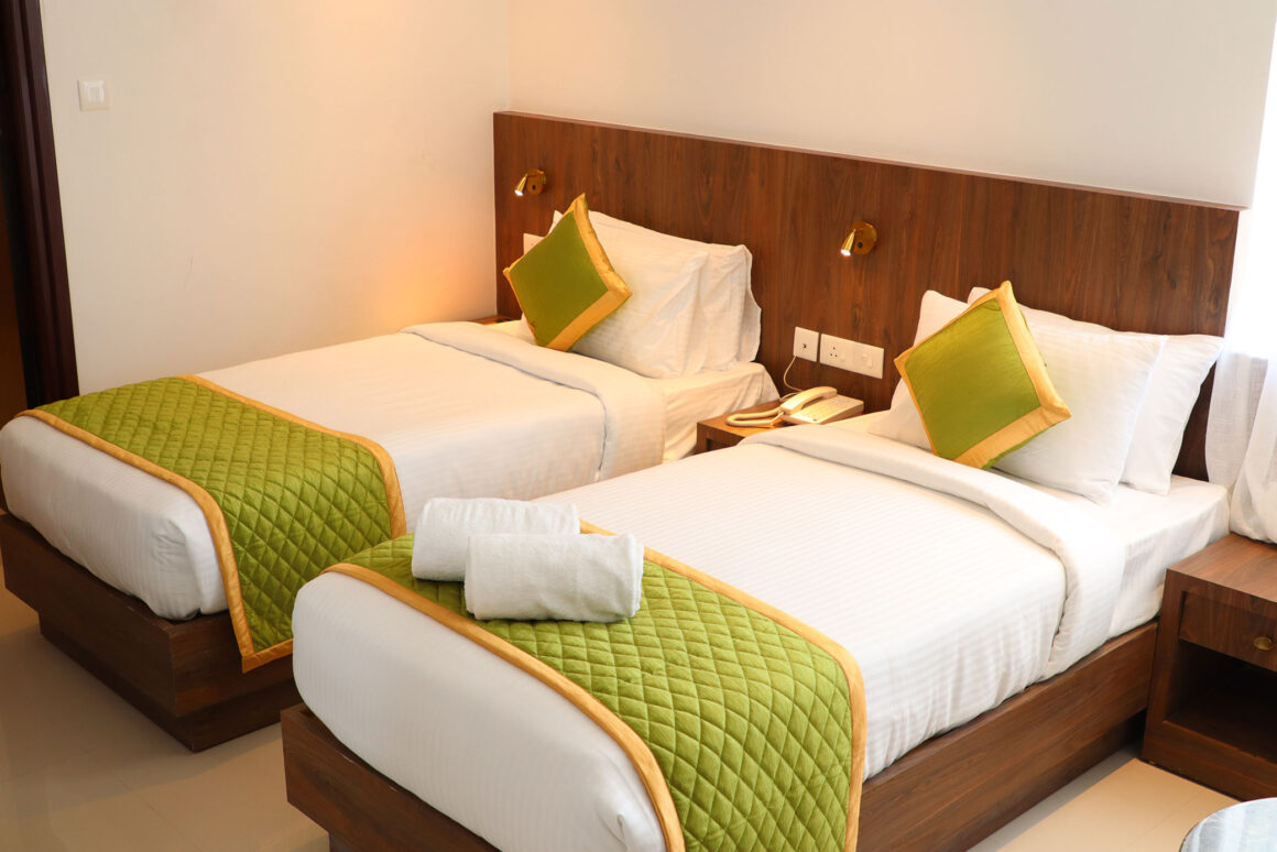 Hotels near lulu mall kochi | Hotel seven lights