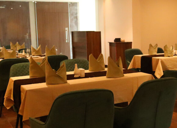 in house restaurant near aster medicity kochi | Hotel seven lights